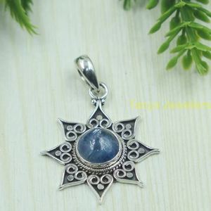 Colgante de Cianita Azul Natural, Plata de Ley 925, Colgante de Estrella, Collar con Piedra Preciosa, Colgante Elegante para Mujer - Product Image 1