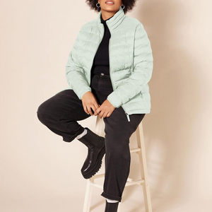 Veste matelassée légère pour femme, col montant, manteau d'hiver chaud, vêtement d'extérieur rembourré, veste élégante vert menthe avec fermeture éclair intégrale - Product Image 2