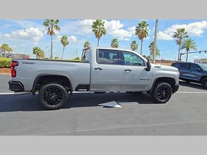 Nuevo Chevrolet SILVERADO 2500 4WD LTZ SUV 2026 Gasolina/Gasóleo Euro VI, 6 Asientos, Asientos de Cuero, Automático, Volante a la Izquierda, Llantas de Aleación de Aluminio R20 - Product Image 5