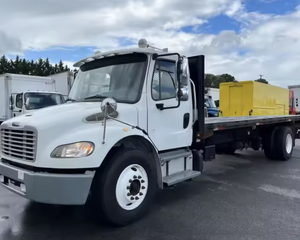 Hot!! Genuine 2014 2016 2017 2018 <b>Freightliner</b> M2 106 24 ft Flatbed <b>Truck</b> - 6,9 Speed Automatic, Liftgate Ready to Export - Product Image 2