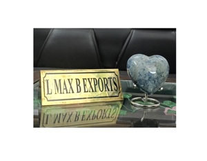 Urna con forma de corazón de metal personalizada de la mejor calidad, bellamente hecha a mano con soporte para cenizas y suministros funerarios para exportación - Product Image 1