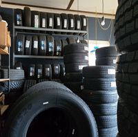 Pneus hiver pour SUV 175/65R14 235/70/16 225/45/R17 205/55R16 195/55R16 215/65R16. Pneus neige en vente à prix réduits pour l'Europe.
