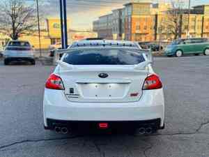 Subaru WRX STI Limited AWD 2024, aileron arrière gauche, sièges en cuir, boîte de vitesses manuelle, jantes en alliage, navigation, phares au xénon - Product Image 2