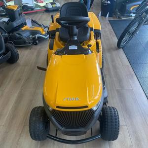 Barredora de nieve con cortacésped delantero Stiga Park Pro 900AWX con motor incluido y otra maquinaria a la venta en el norte de Europa y Rusia - Product Image 6