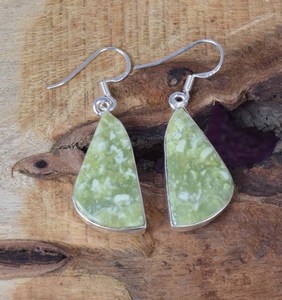 Pendientes de Plata de Ley con Ópalo Verde, Joyería Hecha a Mano, Piedra de Nacimiento de Octubre, Elegante Regalo de Piedra Preciosa para Mujer - Product Image 3