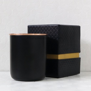 Contenedores vacíos para velas con logotipo personalizado Tapas de latas de latón y cobre negro con temática de Arte de lujo Técnica de grabado tallado para la fabricación de velas - Product Image 6