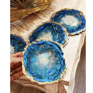 Sous-verres élégants en résine d'ange avec feuille d'or faits à la main pour un décor moderne - Product Image 2