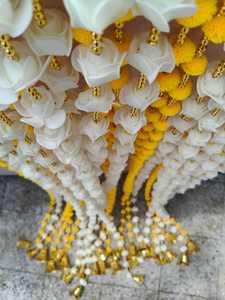 Guirlande de fleurs et pompons en mousse avec cloche Mariage indien Sangeet Diwali Noël Eid Haldi Cérémonie Toile de fond Décoration suspendue - Product Image 2