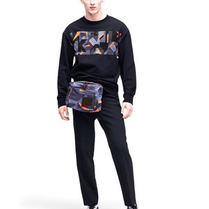 Ensemble de survêtements de sport à manches longues décontractés de qualité supérieure personnalisés survêtements en coton à capuche conception de haut à motif solide - Product Image 4