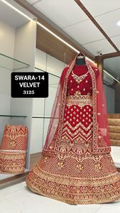 Ropa de fiesta Lehenga Choli de terciopelo con bordado de diseño moderno para suministro mundial de la India - Product Image 4