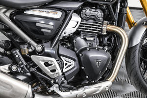 Disponibles Ahora: Motocicletas Speed 400 2025 Nuevas en Stock - Product Image 4