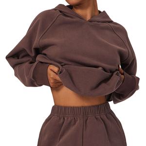 ชุดเสื้อผ้าสองชิ้นโอเวอร์ไซส์ของผู้หญิงเสื้อครอปมีฮู้ดเสื้อครอปแบบมีโลโก้เสื้อครอปแบบปรับแต่งได้เสื้อตัวสั้น - Product Image 1