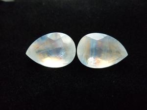 Piedra lunar arcoíris blanca natural facetada en forma de pera, excelente piedra preciosa suelta pulida para uso en joyería con piedra natal - Product Image 3