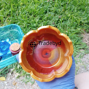 Tazón de resina contemporáneo de líneas limpias y aspecto moderno ideal para el estilo minimalista del hogar Tradebyd - Product Image 1