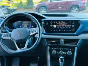 Volkswagen Taos SE FWD SUV 2024 Usado en Excelentes Condiciones - Product Image 3