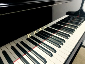 KAWAI US6X Special Upright Piano High Quality Japanese Second Hand <b>for</b> <b>Sale</b> Professional Soundboard Solid Wood Keys - Product Image 5