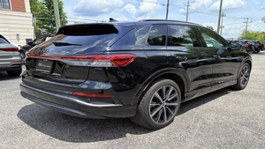 Audi Q4 E-tron Premium Plus 45 RWD 2025, Seminuevo - Product Image 2