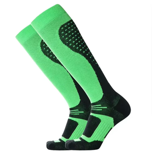 Chaussettes personnalisées unisexes pour jeunes, écologiques, confortables, légères, en coton, élasthanne et nylon, lisses, respirantes, séchage rapide, pour les routines de fitness - Product Image 4