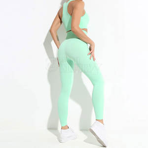 Conjunto de Yoga para Mujer, Diseño Moderno y Más Vendido, Ropa Deportiva, Cómodo y Ligero - Product Image 2