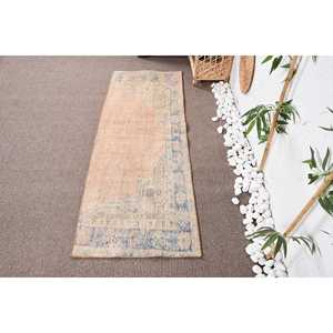 พรมวินเทจสไตล์ตุรกีแบบแพทช์เวิร์ค ขนาด 2x5.9 ฟุต (62x181 ซม.) สีเบจ ทำจากขนสัตว์ เป็นมิตรต่อสิ่งแวดล้อม พร้อมแผ่นรองหลังทำจากยางลาเท็กซ์ - Product Image 1