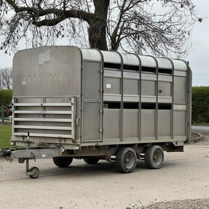 Remolque de Acero de Doble Eje para Ganado, Nuevo, en Oferta, para Transporte de Caballos, Semirremolque con Frenos Eléctricos, 3800 kg - Product Image 1