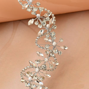 Bridella BHP266-S Bandeau en argent avec strass et perles - Élégant accessoire de tête floral pour mariée, ajustement confortable pour les mariages et les événements formels - Product Image 5