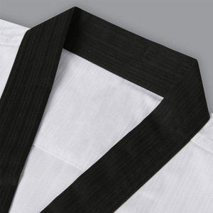 Uniformes d'arts martiaux sur mesure de la meilleure qualité Nouveau service OEM Costume de Jujitsu personnalisé Judo Karaté Porter en vente - Product Image 4