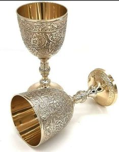 Copas de cáliz de iglesia de latón de Ciborium con patena de latón Grabado personalizado y en relieve Cáliz de vino personalizado OEM Calidad superior - Product Image 1