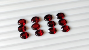 100% Original rouge grenat Mozambique ovale coupe 3X5mm pierres coupées en vrac fabricant en gros véritable fournisseur de pierres précieuses de l'Inde - Product Image 6