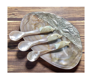 Cuillères en coquillage naturel haut de gamme: polies à la main au Vietnam, idéales pour les faveurs et la décoration de mariage côtier. - Product Image 1