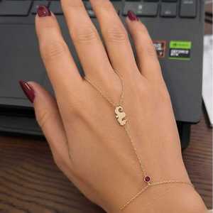Bracelet Shahmaran en argent sterling 925 avec pierre rouge en forme de cheval de mer - Product Image 2