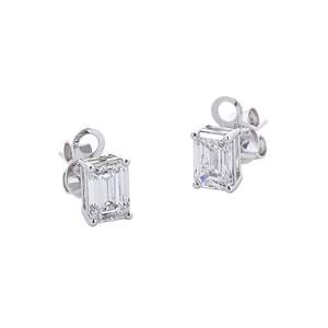 Elegantes Pendientes de Diamantes Cultivados en Laboratorio con Corte Esmeralda, 2.05 Quilates en Total, Color E, Claridad VVS, Oro de 14K, Sofisticación Art Deco, Atemporal - Product Image 1