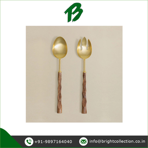 Offre exclusive d'un ensemble de deux couverts à salade à manche en bois de qualité supérieure avec restaurants plaqués or avec logo personnalisé - Product Image 3