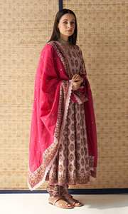 Lanzamiento del Nuevo Vestido Anarkali de Diseño Moderno para Fiestas, Tela de Algodón Cambray Puro y Pesado con Estampado Digital - Product Image 2