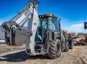 รถแบคโฮล้อเดอร์ขายพร้อมบุ้งกี๋หน้าและแขนขุดหลัง - Product Image 6