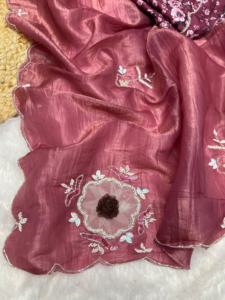 Saree écrasé en or doux pur avec retouche Dana coupée à la main avec séquence de fleurs en filet couvrant Butta Work - Product Image 5