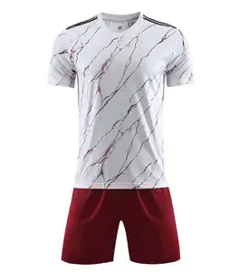 Nouveau design personnalisé de haute qualité de l'usine de la Chine fournisseur maillot de football vierge de haute qualité pour hommes et femmes