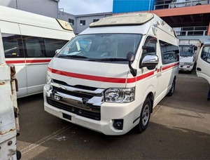 Toyota HiAce 2015 4x4 Ambulancia Camper con Techo Extra Alto en venta - Product Image 6