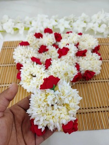 Jazmín blanco artificial con flor de rosa roja Gajra accesorios para el cabello moño Scrunchies bandas mujeres Mehndi Mayoon favores de la boda - Product Image 4