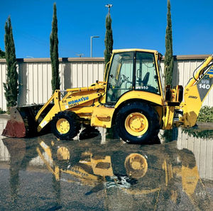 รถตักหลังขุดโคมัตสึ WB140 สำหรับงานหนัก ประสิทธิภาพสูง เหมาะสำหรับงานก่อสร้าง เคลื่อนย้ายดิน และขุดเจาะ - Product Image 1