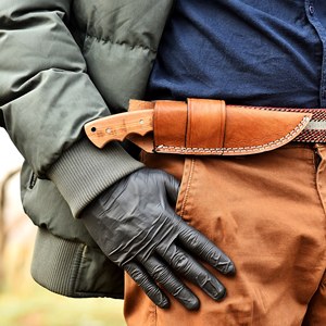 Couteau de Bushcraft de 9 pouces avec manche en bois d'olivier Couteau de chasse et de camping à lame fixe en acier 1095c avec gaine - Product Image 5