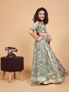 Nouveautés : Ensemble Lehenga Choli décontracté pour filles, manches asymétriques, tissu denim imprimé, dupatta en chinon et mousseline lavable – VESTA EXPORTS - Product Image 3