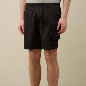 กางเกงขาสั้นคาร์โก้ผู้ชายผ้าโพลีเอสเตอร์สีดำแนวสตรีทแข็งแรงเป็นมิตรกับสิ่งแวดล้อมมีกระเป๋าข้างเอวยางยืดสำหรับใส่ลำลองในฤดูร้อน - Product Image 2