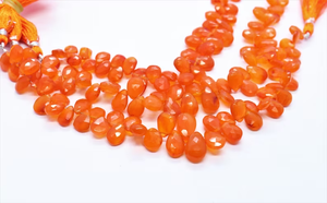 Perles en forme de poire à facettes en cornaline naturelle de haute qualité avec des nuances d'orange aspect naturel brut parfait pour les bracelets et les colliers - Product Image 4