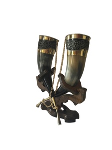 Couvercle en métal design de luxe pique-nique et articles de fête, tasse en corne faite à la main pour table de cuisine et Bar à bière avec base en bois - Product Image 2