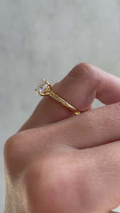 Bagues de fiançailles solitaires en or massif 14 carats personnalisées avec diamants ronds de laboratoire taillés en brillant Vente en gros - Product Image 5