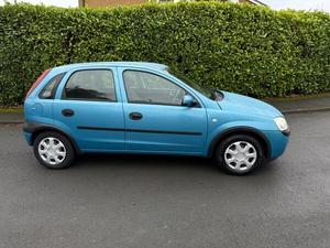 Vauxhall Corsa 1.2i 16V Club 5 Puertas Usado (LHD/RHD) - Product Image 2