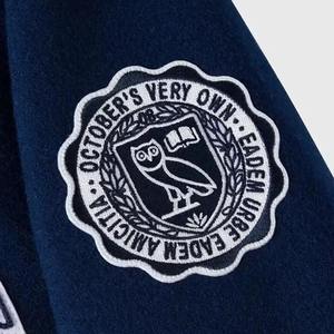 Chaqueta Universitaria Varsity de Alta Calidad al por Mayor OEM, Chaqueta Informal Unisex de Lona con Letras para Hombre y Mujer, Patrón Recubierto - Product Image 5