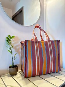 ถุงผ้าไนลอนรีไซเคิลลายทางเป็นมิตรกับสิ่งแวดล้อมพร้อมฝาปิดซิปกระเป๋าช้อปปิ้งและท่องเที่ยวความจุขนาดใหญ่ผลิตในอินเดีย - Product Image 6