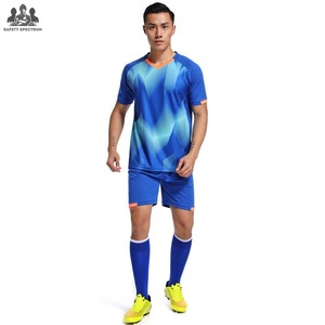 Uniforme de football d'équipe en gros |   Kit en polyester respirant à séchage rapide |   Ajustement réglable, fabrication OEM |   Haute qualité Toutes saisons - Product Image 1